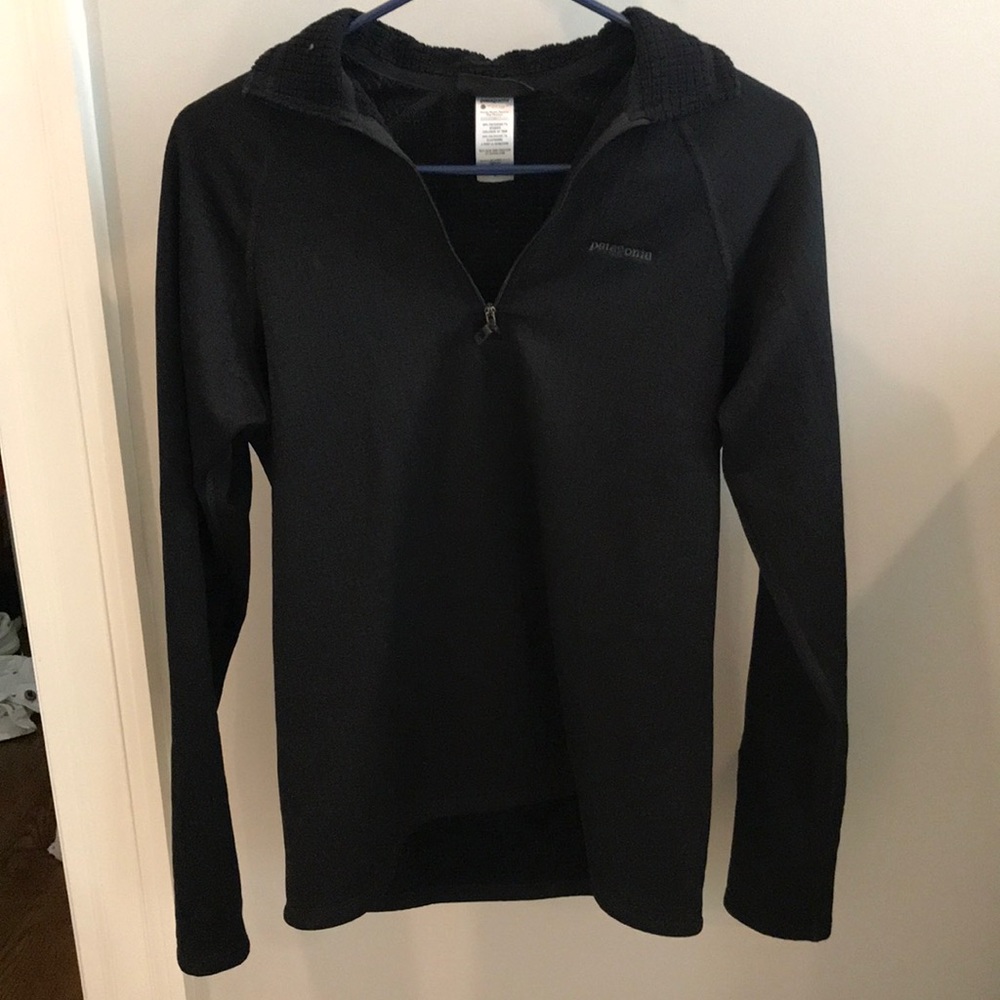 Patagonia women’s R1 pullover